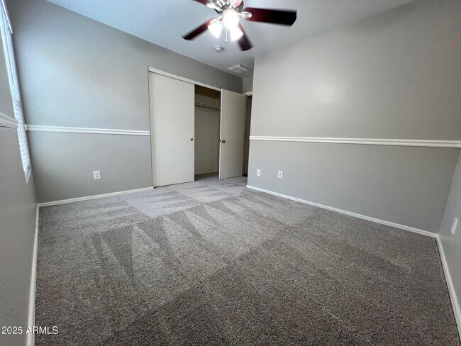 Building Photo - 3119 W Silver Creek Dr