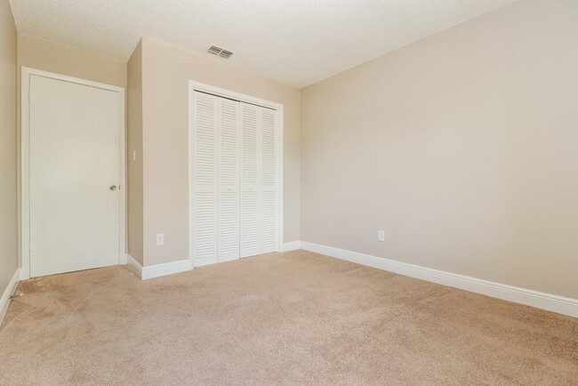 Building Photo - 1518 Crossridge Dr