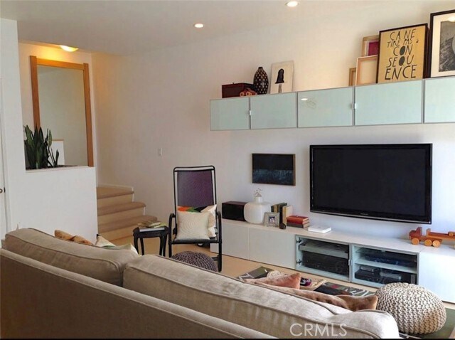 Building Photo - 314 Monterey Rd