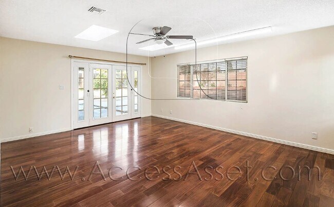 Building Photo - Lovely Single Story 4 Bed/2 Bath Home In R...