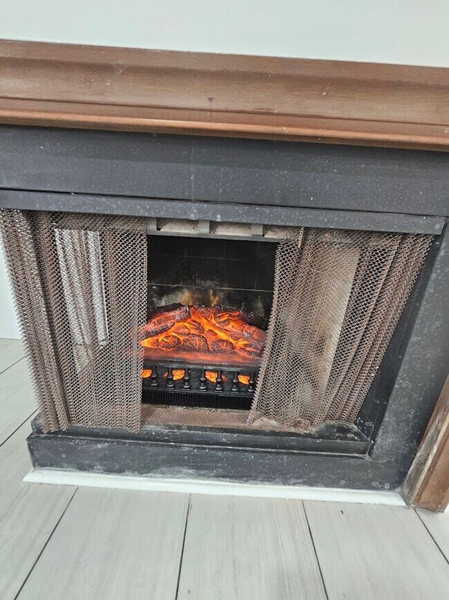 Building Photo - 71 Westgate Cir