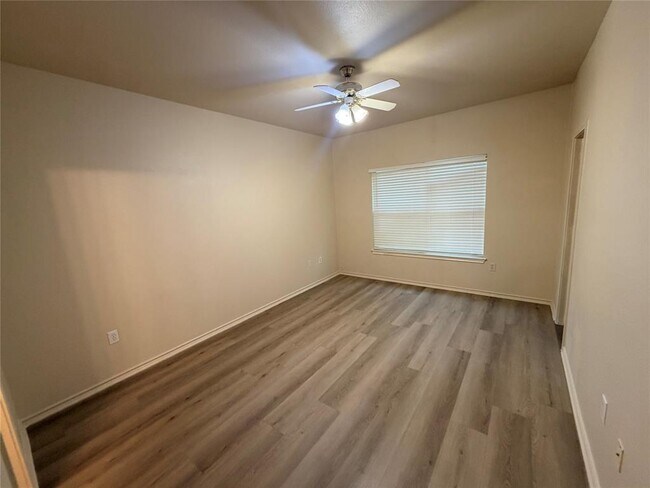 Building Photo - 508 Tablerock Cir