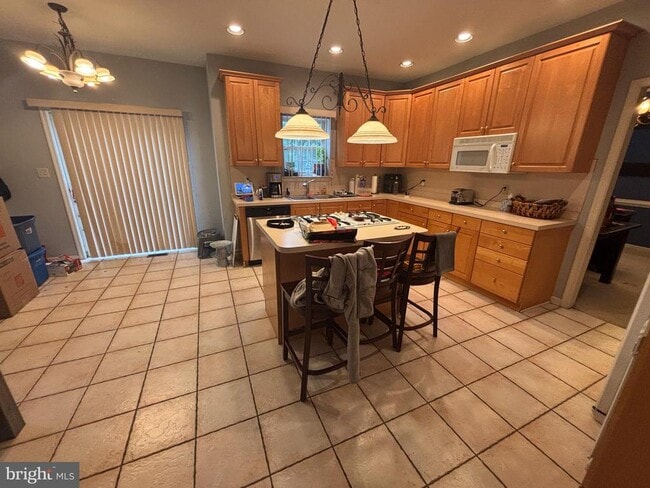 Building Photo - 721 Deer Creek Dr