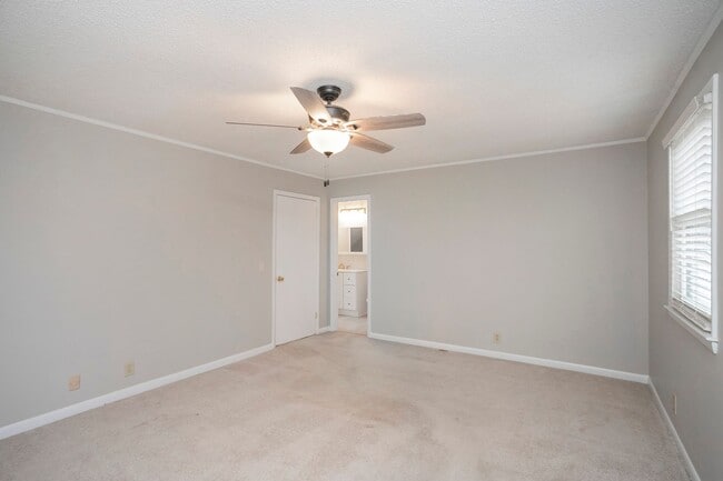 Building Photo - 5419 Hickory Park Dr