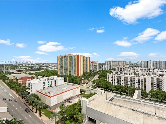 Building Photo - 300 Sunny Isles Blvd