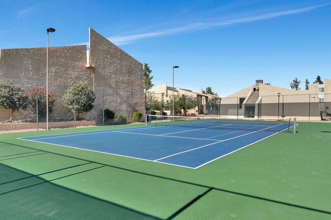 Building Photo - 8055 E Thomas Rd