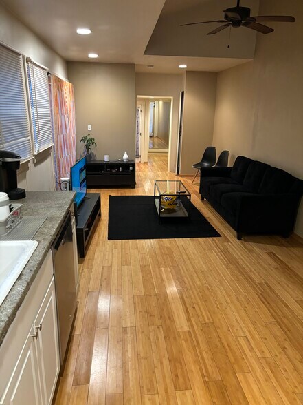 Building Photo - 14 S 14th St