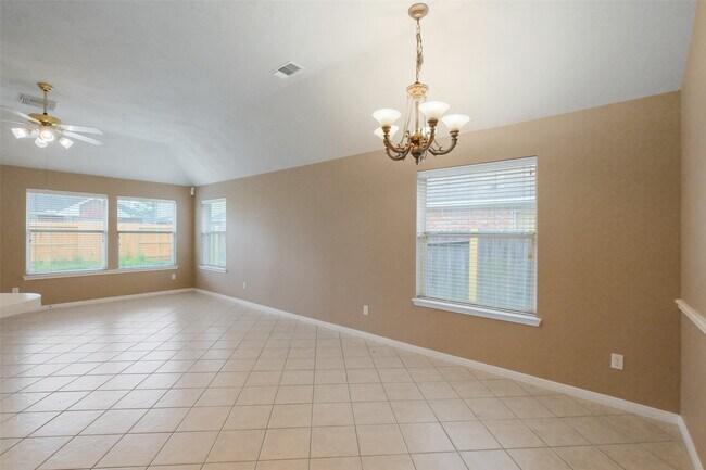 Building Photo - 2610 Easton Springs Ct