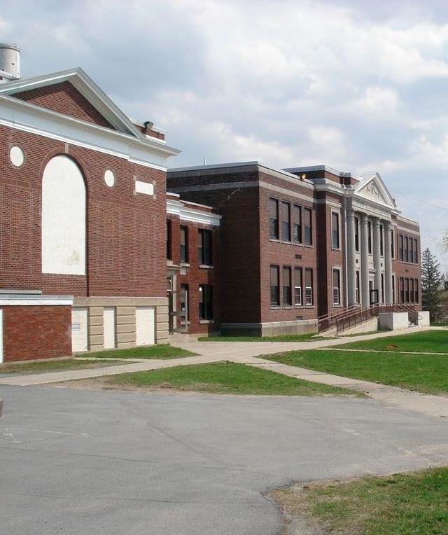 Primary Photo - Hilltop Apartments