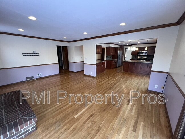 Building Photo - 3204 Chateau Ct