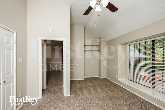 Building Photo - 709 White Oak St