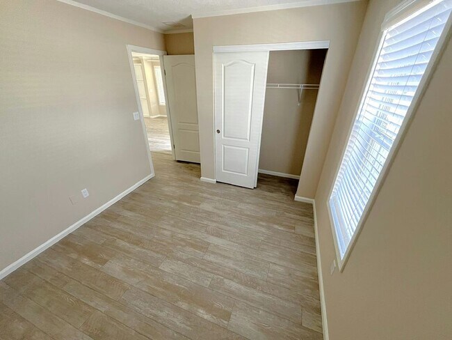 Building Photo - 5444 Ryegrass Ct