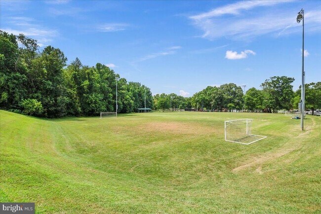 Building Photo - 15605 Everglade Ln