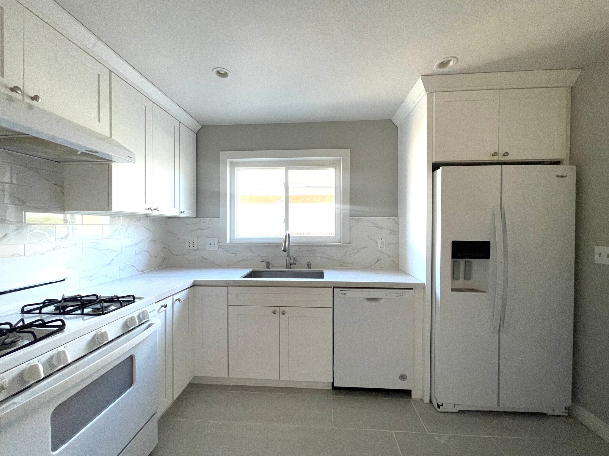 Building Photo - 10473 Rose Ann Cir