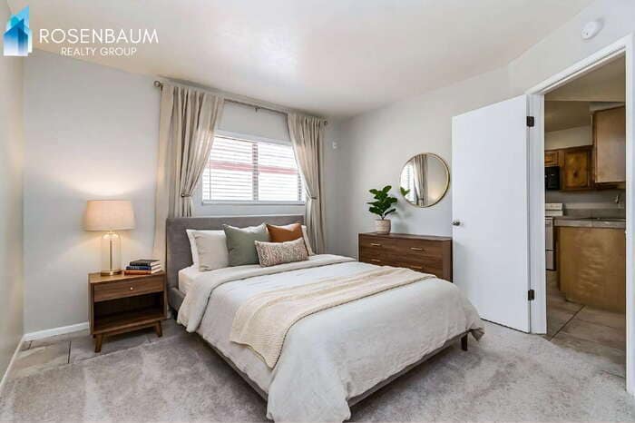 Building Photo - 208 S Doran