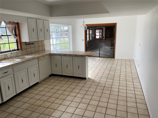 Building Photo - 2727 Massee Rd