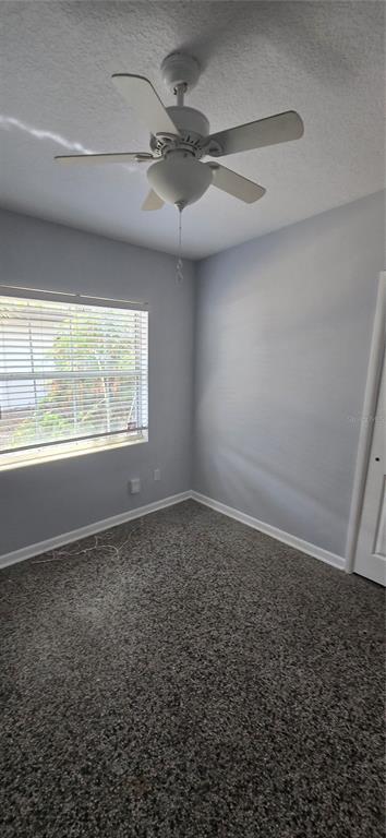 Building Photo - 1500 Roscomare Ave