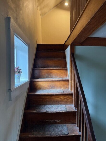 Building Photo - 303 N State St