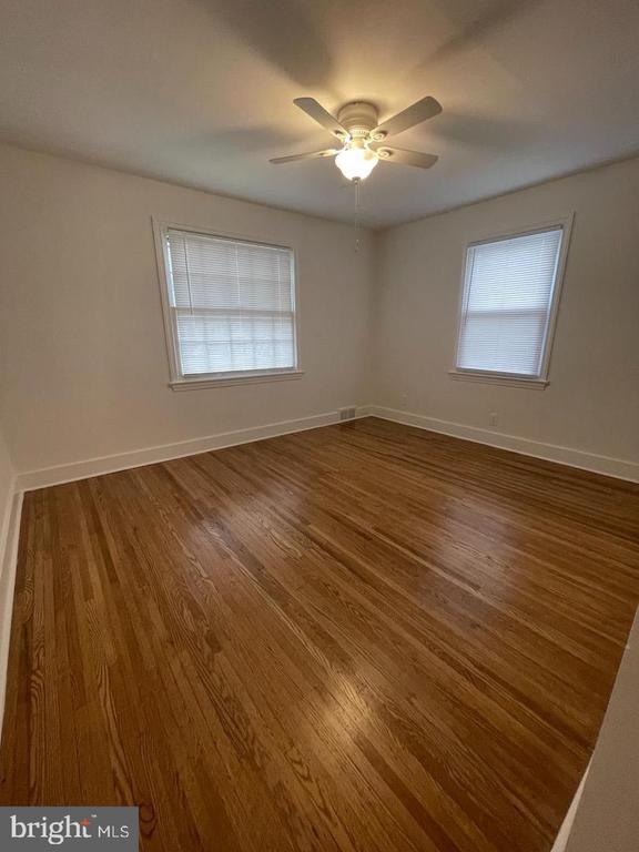 Building Photo - 105 Breslin Ave