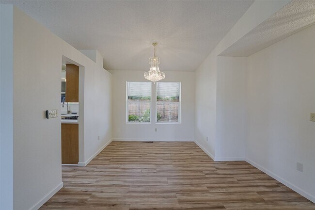 Building Photo - 11045 E Turquoise Cir