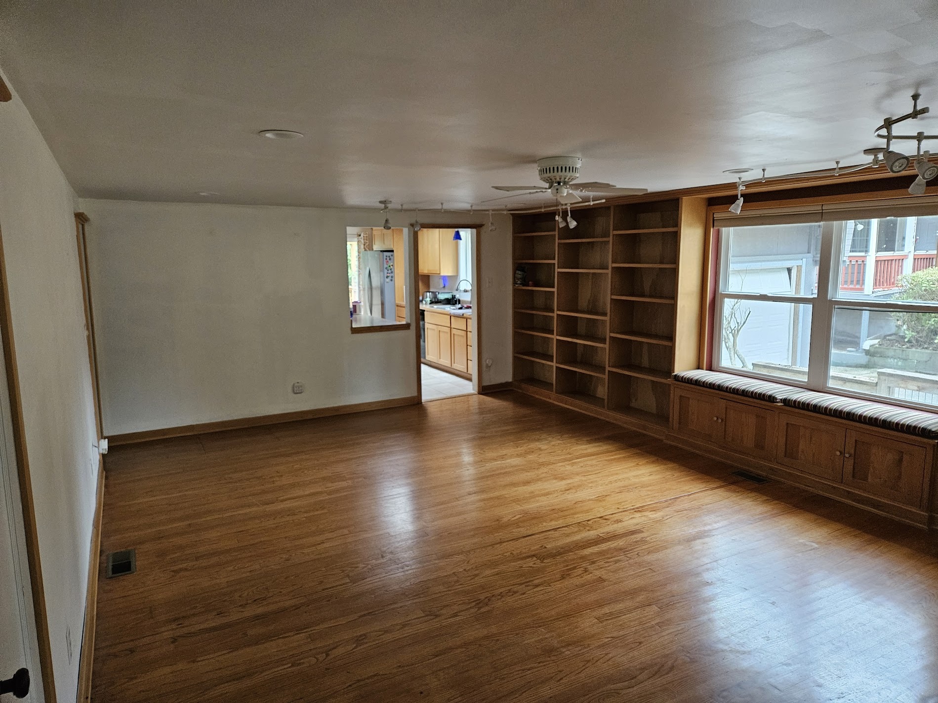 Building Photo - 12341 36th Ave NE