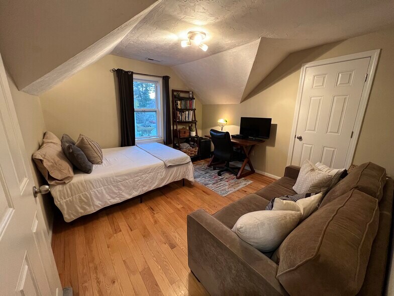 Building Photo - 3 Knox Ct