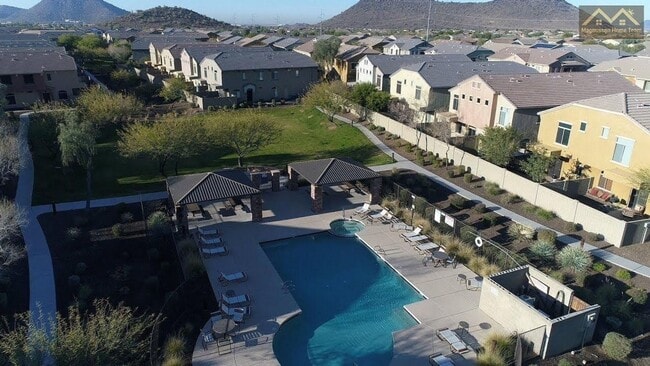 Building Photo - 2725 E Mine Creek Rd