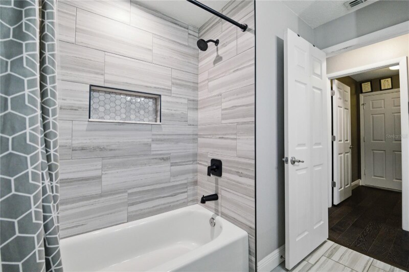 Building Photo - 7044 Woodhall Ave