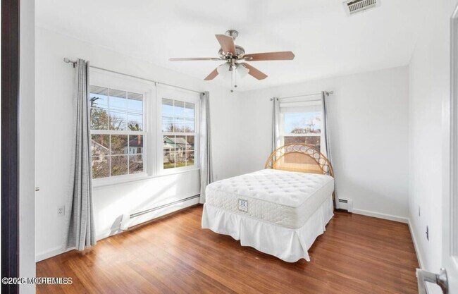 Building Photo - 146 N Bath Ave