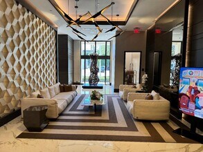 Building Photo - 301 Altara Ave