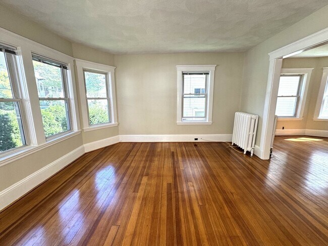 Building Photo - 20 Hunnewell Ave