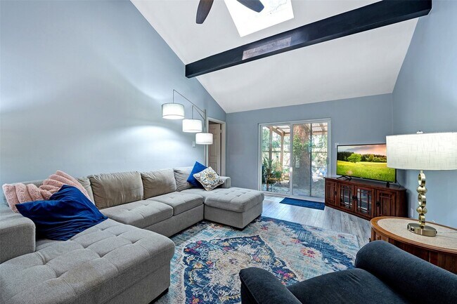 Building Photo - 116 W White Willow Cir