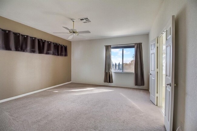 Building Photo - Beautiful 3 Bedroom, 2 Story Home in the Heart of Summerlin!