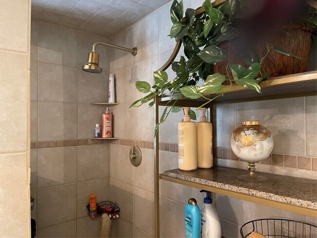 Building Photo - 21619 San Marino Dr