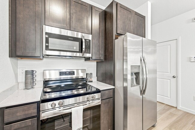 Building Photo - 8953 Whiteclover St