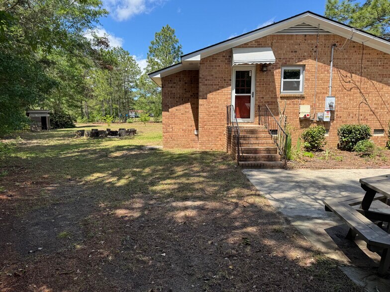 Building Photo - 317 Golden Jubilee Rd
