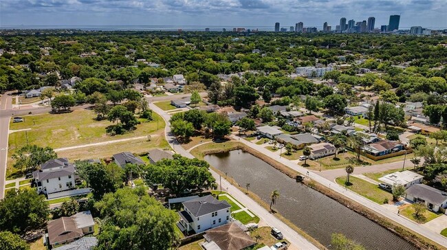 Building Photo - 1701 25th Ave N