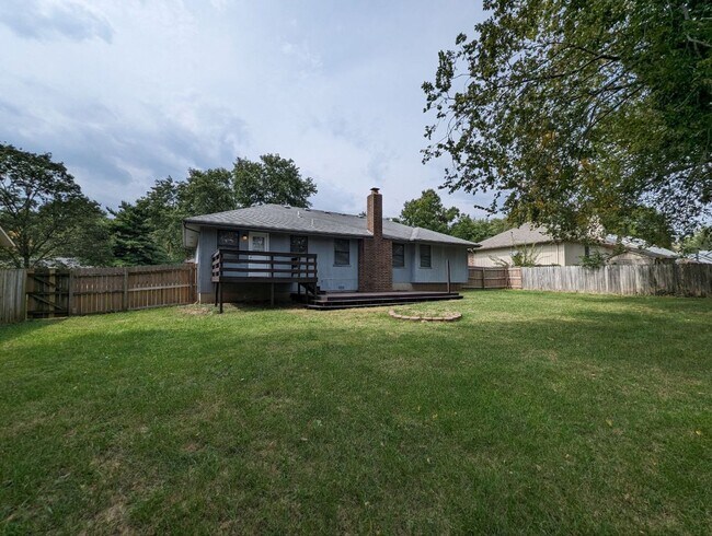 Building Photo - Kickapoo High District w/ Walk-In-Closet
