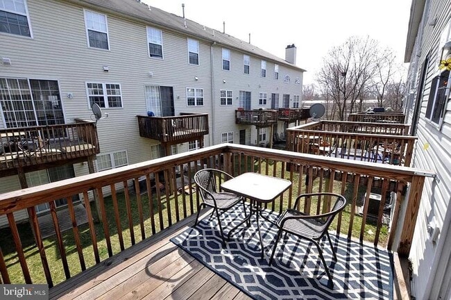 Building Photo - 6702 Riverfront Dr