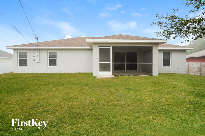 Building Photo - 629 NE Juanita Ct