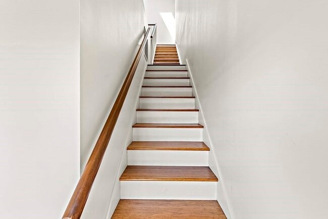 Building Photo - 33 3rd Ave