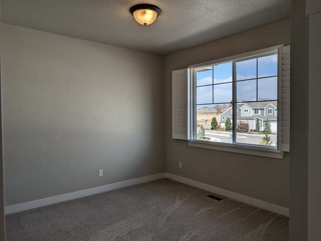 Building Photo - 5055 River Roads Dr