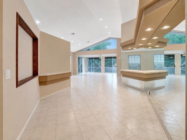 Building Photo - 11081 Springbrook Cir