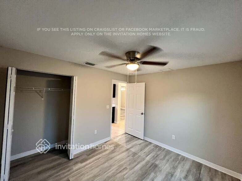 Building Photo - 2058 SW Quarry St