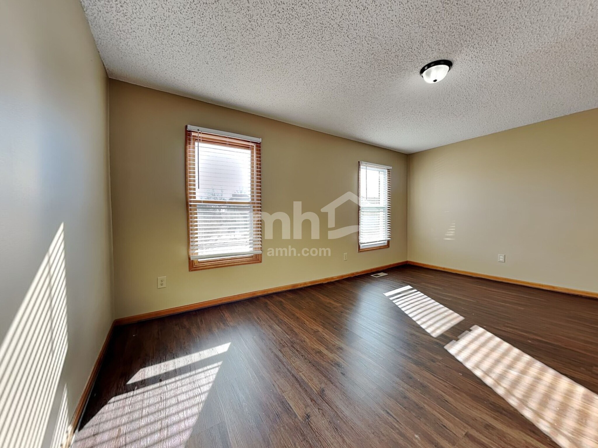 Building Photo - 110 Justin Pl