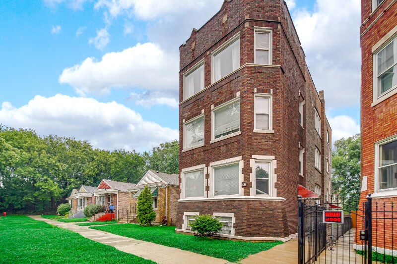Primary Photo - 1126 E 81st Pl