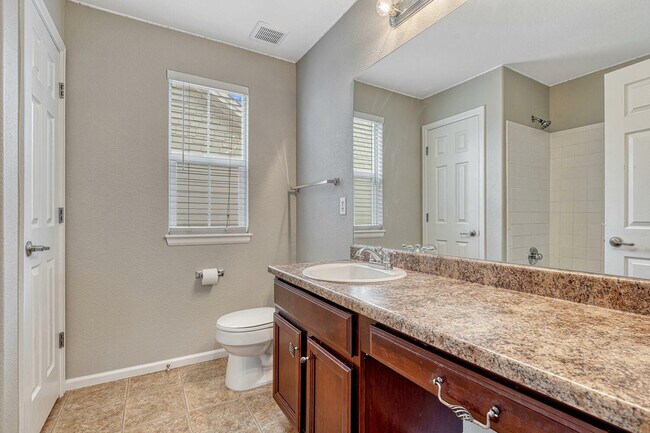 Building Photo - 5643 S Biloxi Way