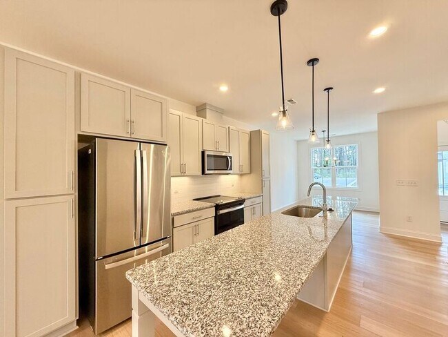 Building Photo - 4811 Gossamer Ln