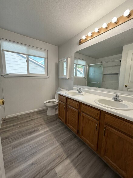 Building Photo - 8043 Clay Dr