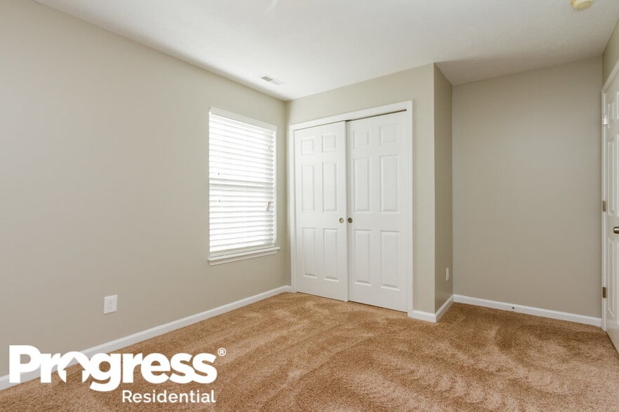 Building Photo - 674 Austrian Way
